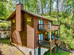 Exterior - Hilltop Hideout❤️: 2 Mins from Gatlinburg Parkway (Gatlinburg)