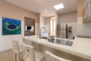 Private kitchen - GOLD STANDARD | Pool Suite (San Pedro)