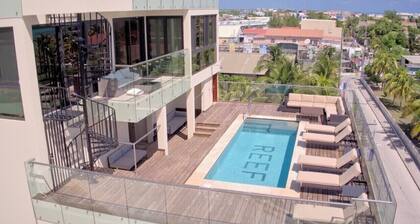 GOLD STANDARD | Pool Suite