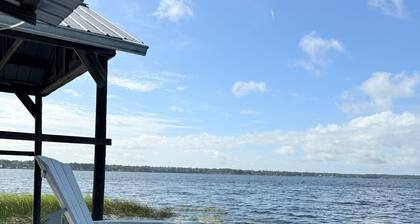 Lovely, Quaint Home on the Beautiful 822 Acre Hampton Lake