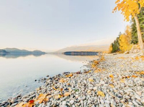 Newly renovated Bay Point with Whitefish Lake access, close proximity to downtown and skiing!!