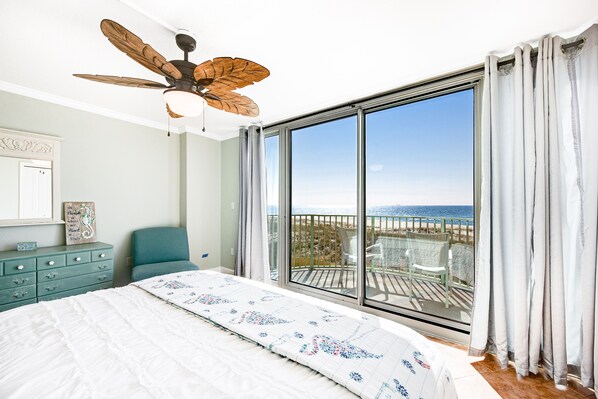 3 bedrooms, iron/ironing board, internet, bed sheets