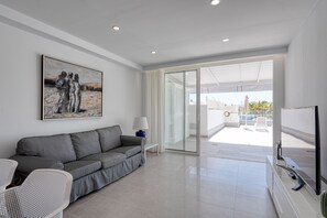 TV - Blue Sea II - sea view with private terrace (Mogán)