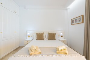 2 bedrooms, in-room safe, iron/ironing board, free WiFi
