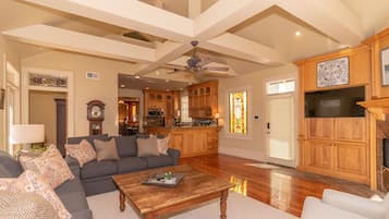 Smart TV, fireplace, stereo