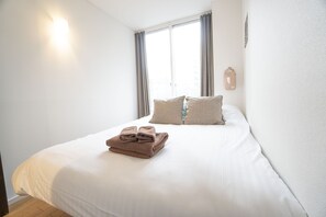 Basic Apartment, Non Smoking | 3 bedrooms, iron/ironing board, free WiFi, bed sheets - Jardin bldg Roppongi 2F (Tokyo)