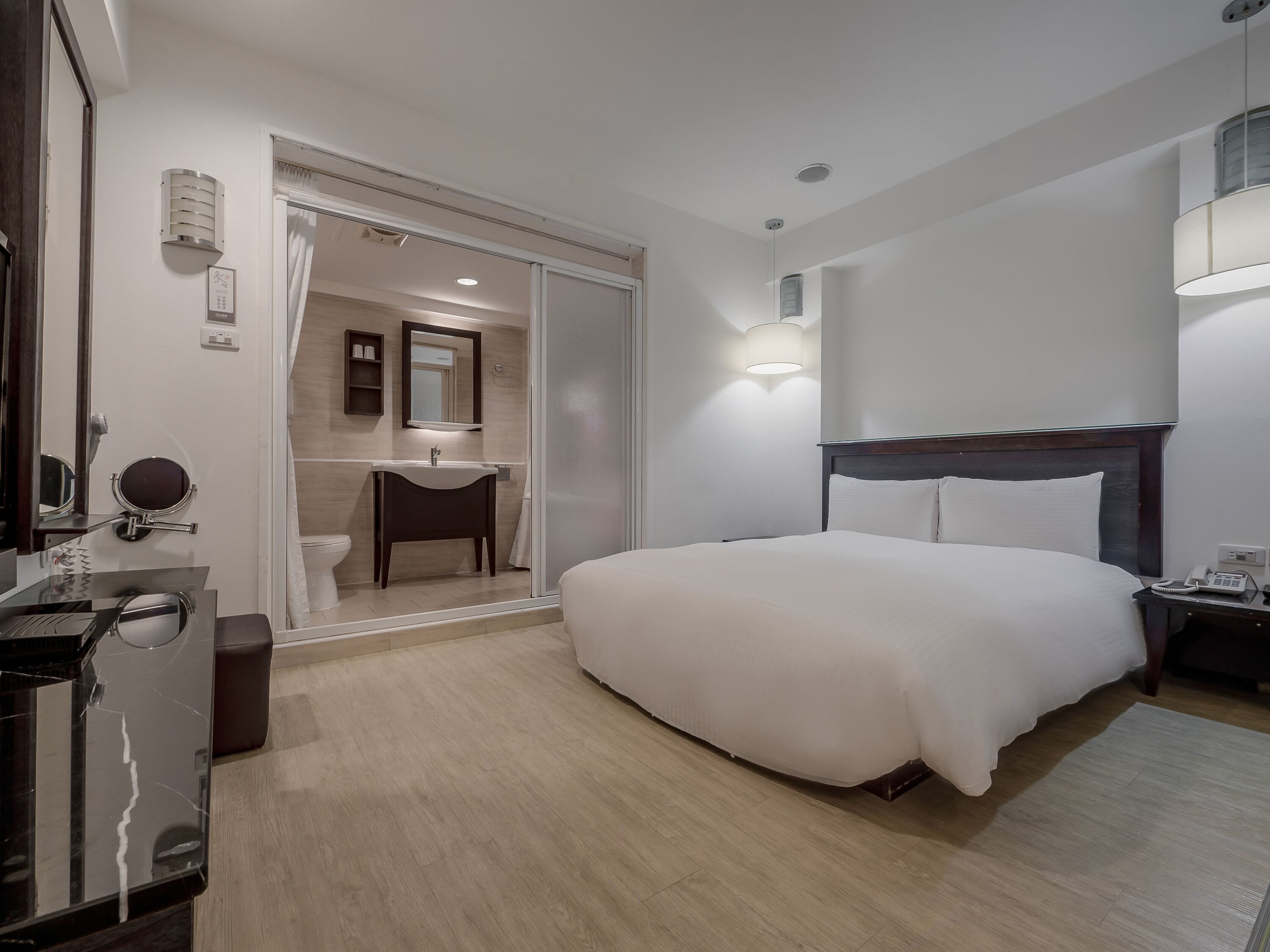 Desk, laptop workspace, free WiFi, bed sheets