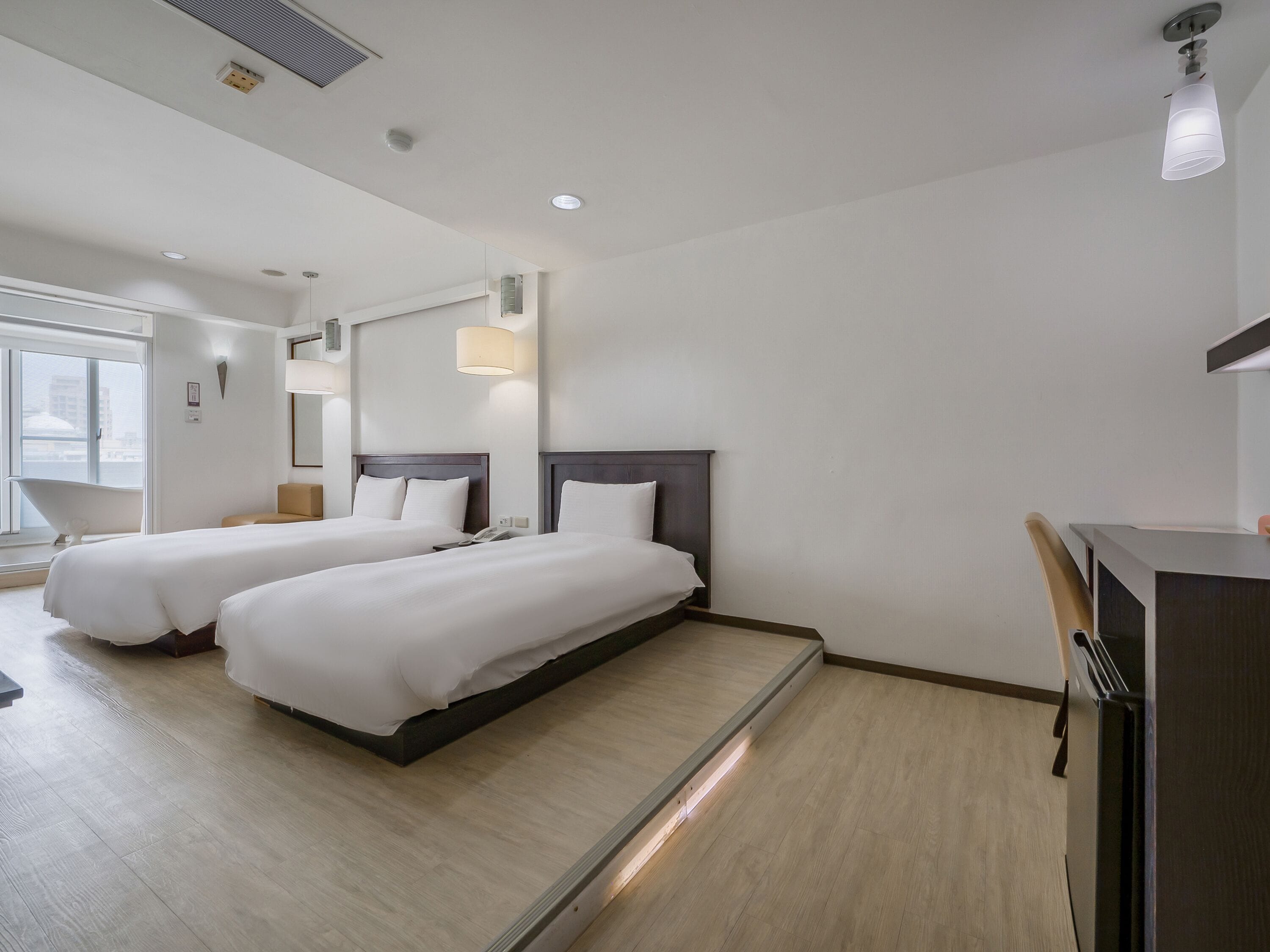 Desk, laptop workspace, free WiFi, bed sheets