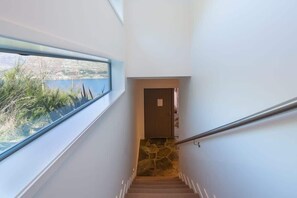 Interior - Alpine Edge – Hot Tub, Fireplace, Lake View, BBQ (Queenstown)