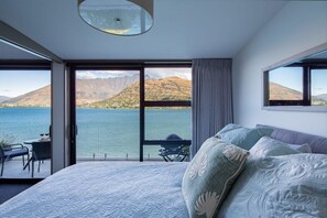 1 bedroom, premium bedding, iron/ironing board, WiFi - Kikorangi | Lake View, BBQ, A/C & Free Parking (Queenstown)