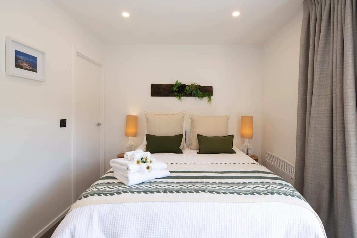 2 bedrooms, premium bedding, iron/ironing board, travel cot