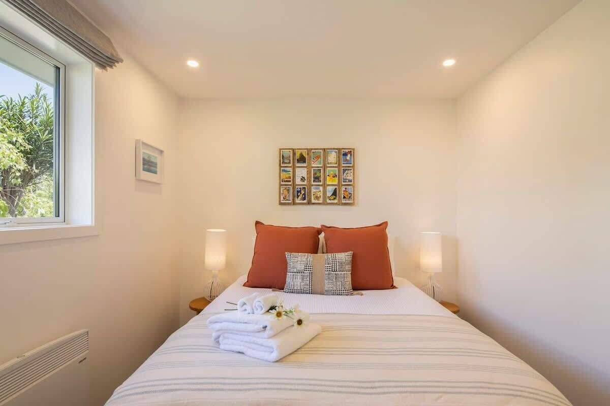 2 bedrooms, premium bedding, iron/ironing board, travel cot