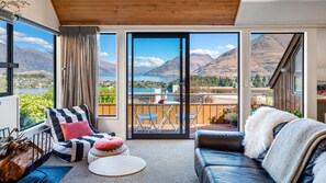 TV, fireplace, offices - Villa Tuke | Free Parking, Fireplace, BBQ (Queenstown)