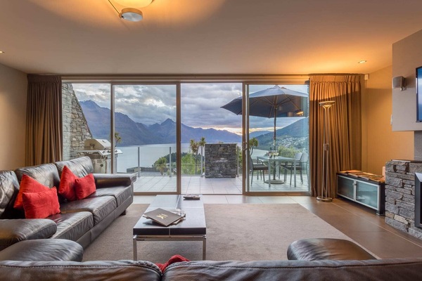 Elevated views of Cecil and Walter Peak from paradise, Queenstown