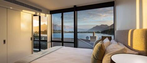 4 habitaciones, ropa de cama de alta calidad y escritorio