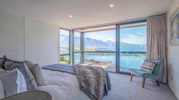 3 bedrooms, premium bedding, iron/ironing board, travel cot