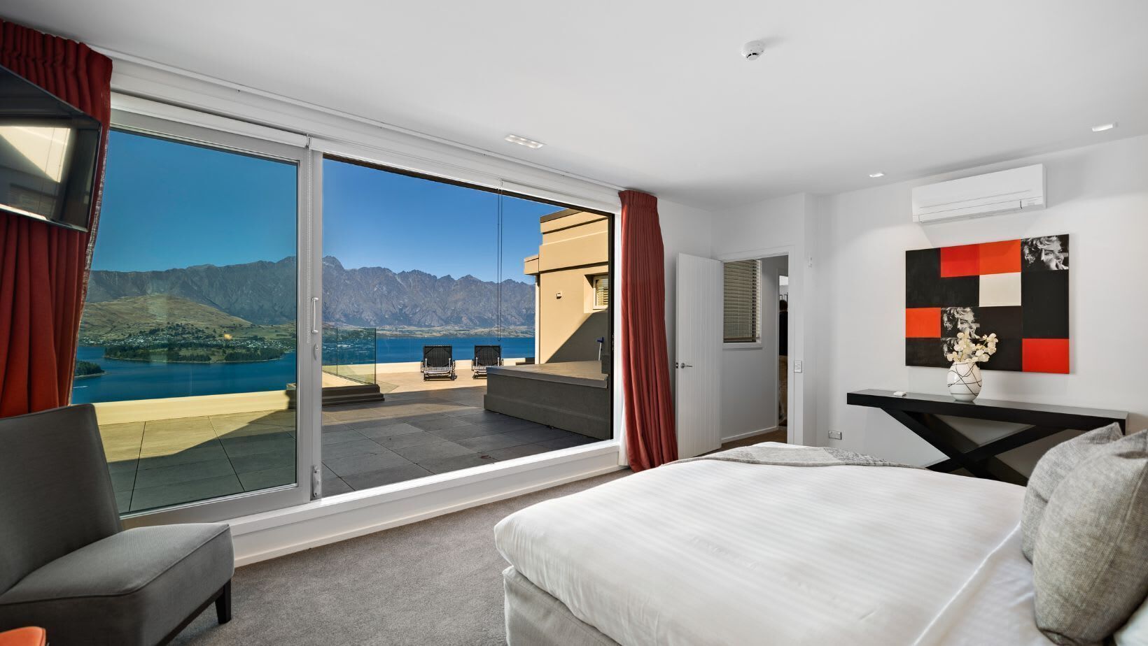 3 bedrooms, premium bedding, iron/ironing board, travel crib