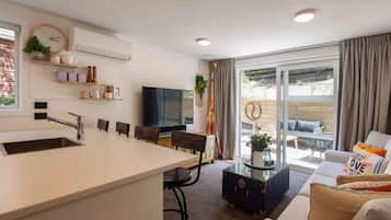 TV, Netflix, streaming services, offices