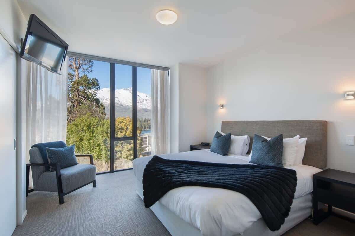 4 bedrooms, premium bedding, iron/ironing board, WiFi