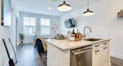 4/20 Friendly Benz Bungalow Atl GWCC