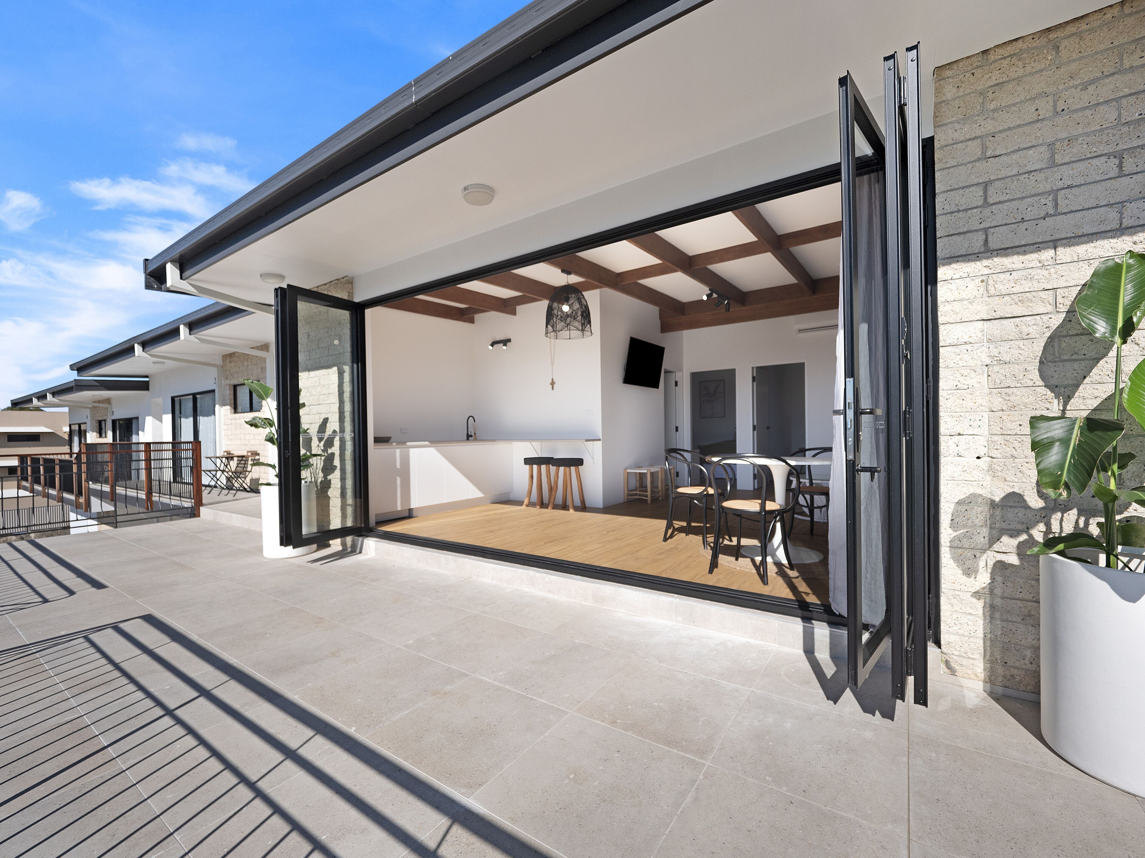 2 Bedrooms Suite (Sleeps 4) - Ocean View