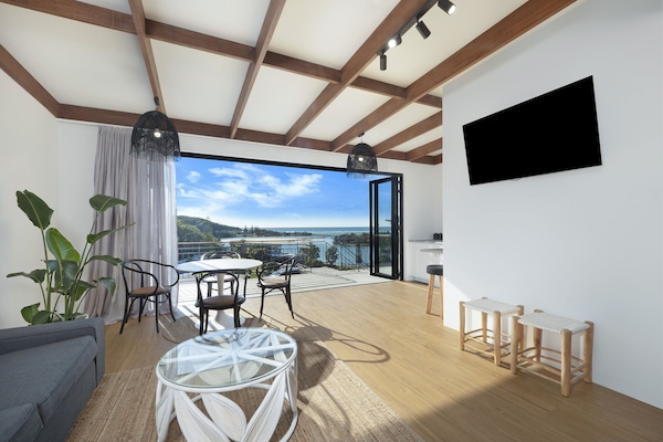 2 Bedrooms Suite (Sleeps 4) - Ocean View