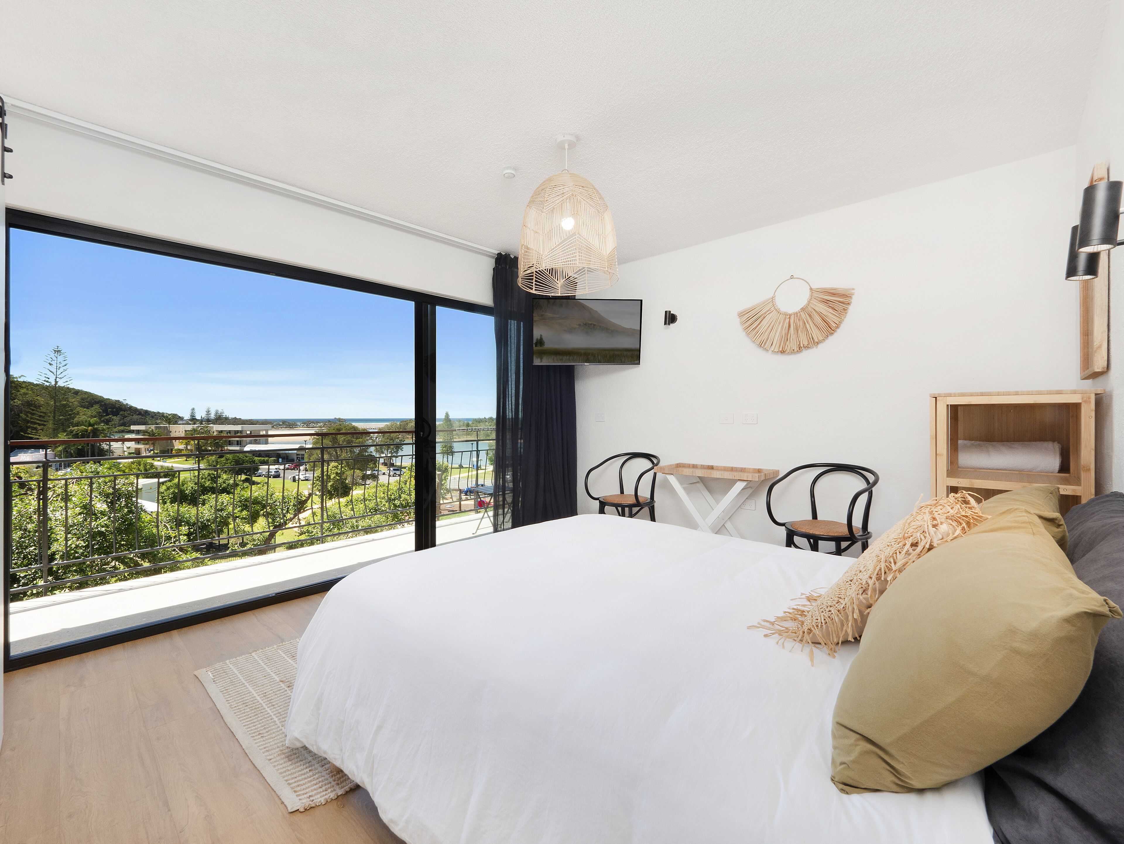 Queen Room (Sleeps 2) - 1 Queen - Ocean View | Terrace/patio