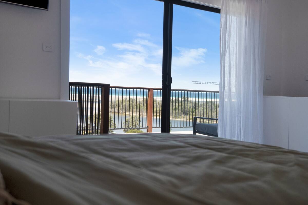 Ropa de cama de alta calidad y colchones con acolchado adicional