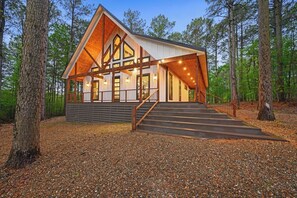 Exterior - Knotty & Nice - Modern Luxury Honeymoon Cabin (Broken Bow)