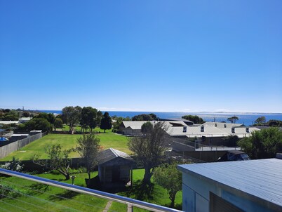 Magic home, magic views. Minutes walk to beaches, swimming, shops, restaurants