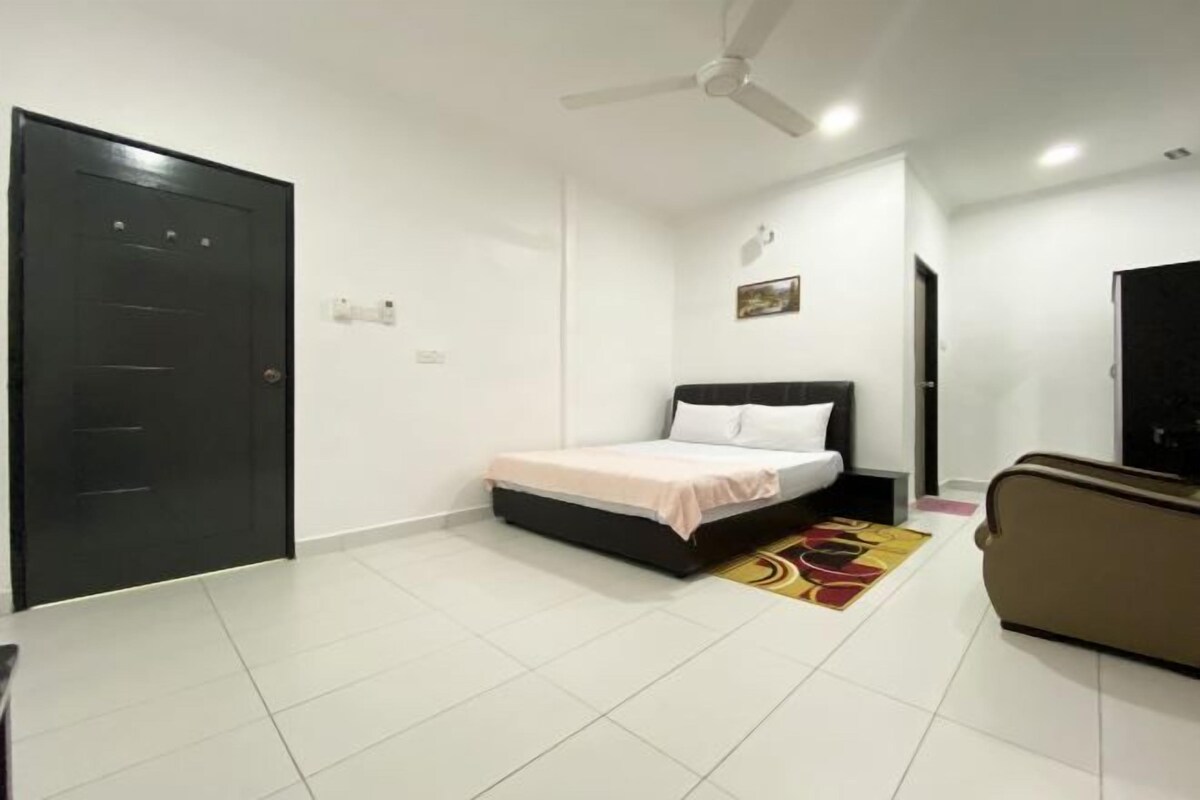 Desk, WiFi (free), bed sheets