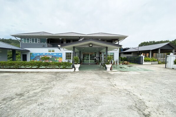 Mặt tiền nơi lưu trú