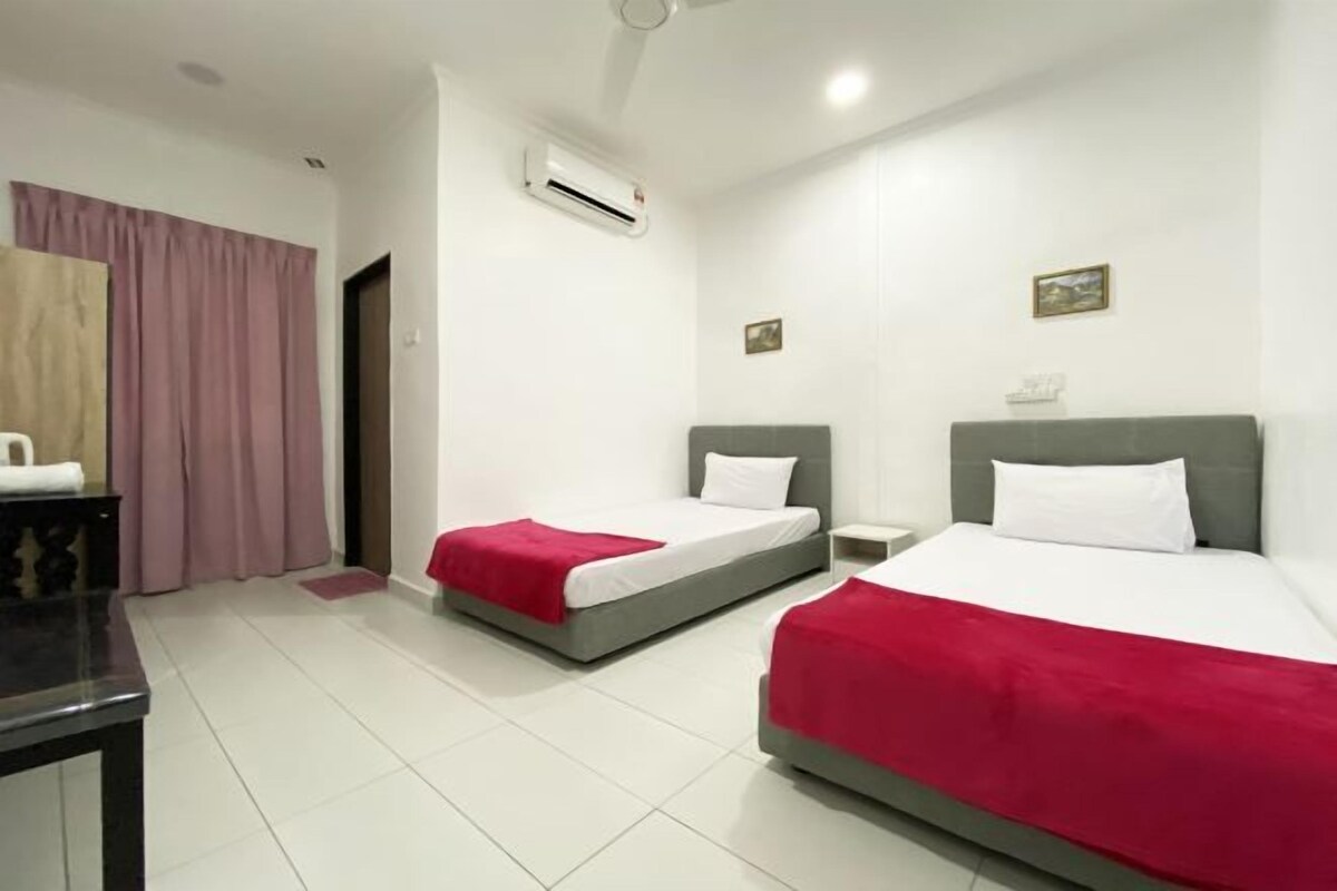Desk, WiFi (free), bed sheets