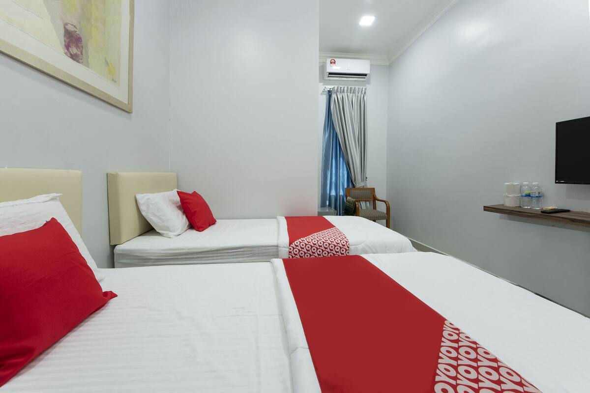 Deluxe Twin Room | Free WiFi, bed sheets