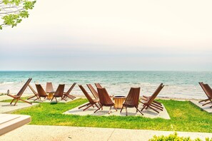 Property grounds - Suite 210: Beautiful 3-Bedroom Beachfront Townhouse (Wainfleet)