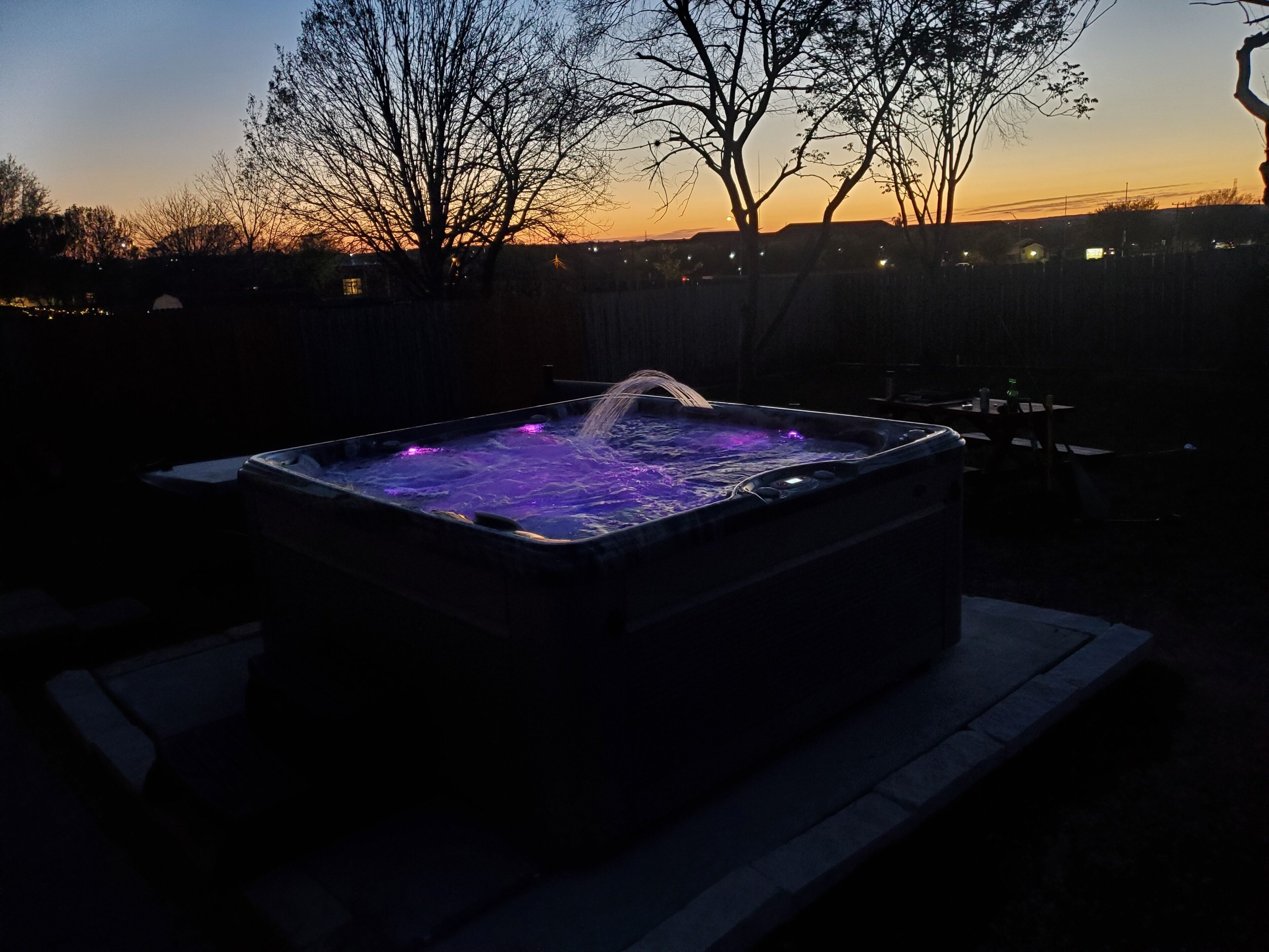 Jacuzzi Home near Fiesta Texas SeaWorld and Lackland AFB