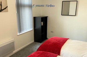 1 chambre, fer et planche Ă repasser, Wi-Fi gratuit, draps fournis