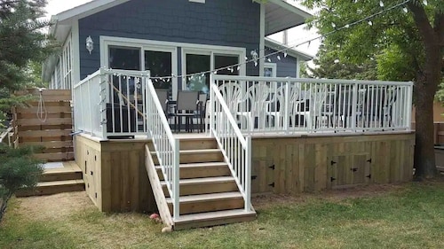 Lake Escape * 40 steps to beautiful beach