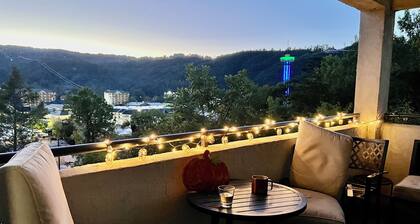 NO cleaning fee Walk to Downtown Strip & Convention Ctr Mtn Views Ntl Park Bears