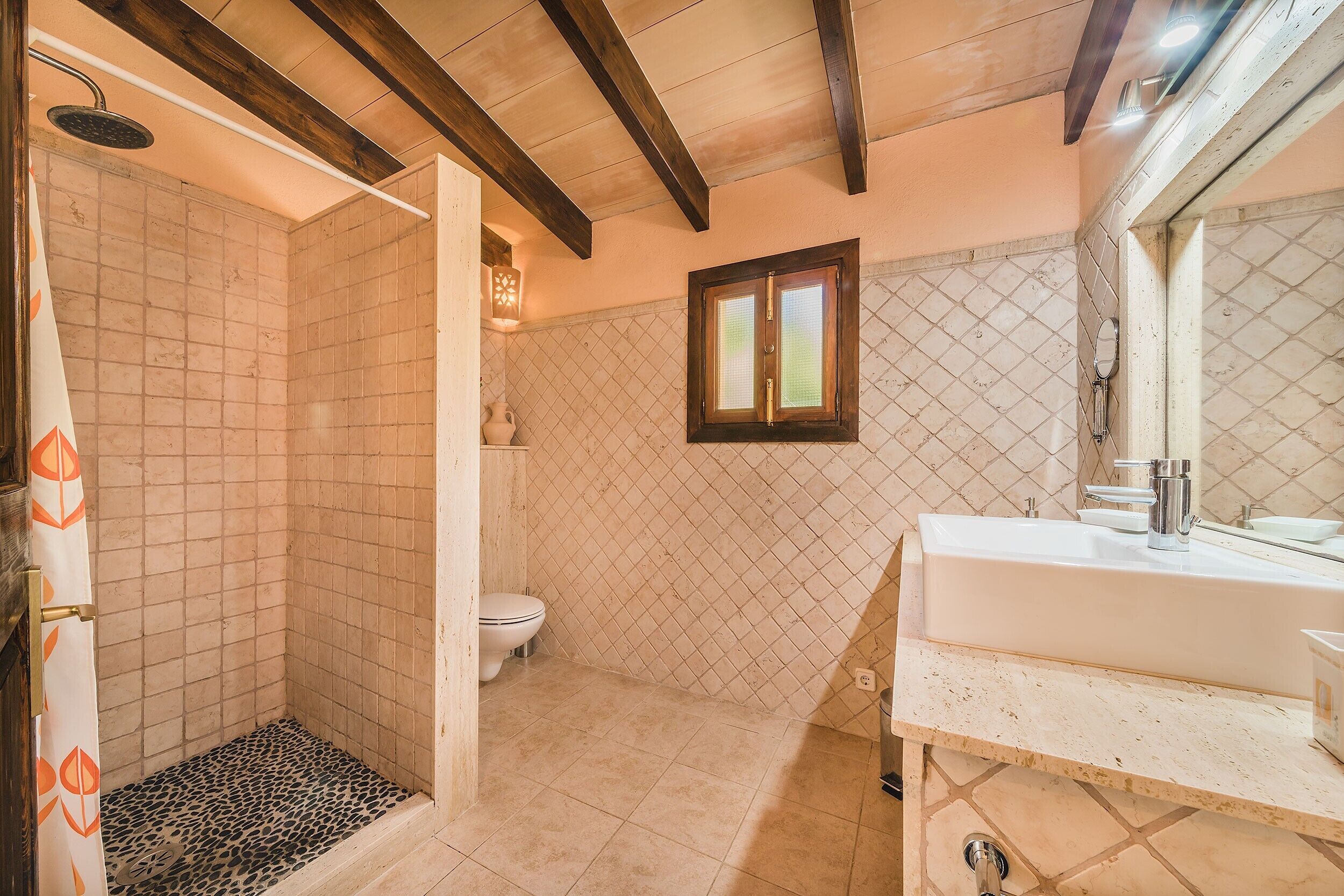 Bathtub, hair dryer, towels