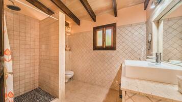 Bathtub, hair dryer, towels