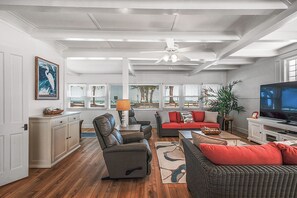 Televisión de pantalla plana, reproductor de DVD