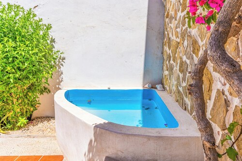 Holiday Home Ca Sa Cristeta de Sescola with Pool, Wi-Fi, Terrace and Garden