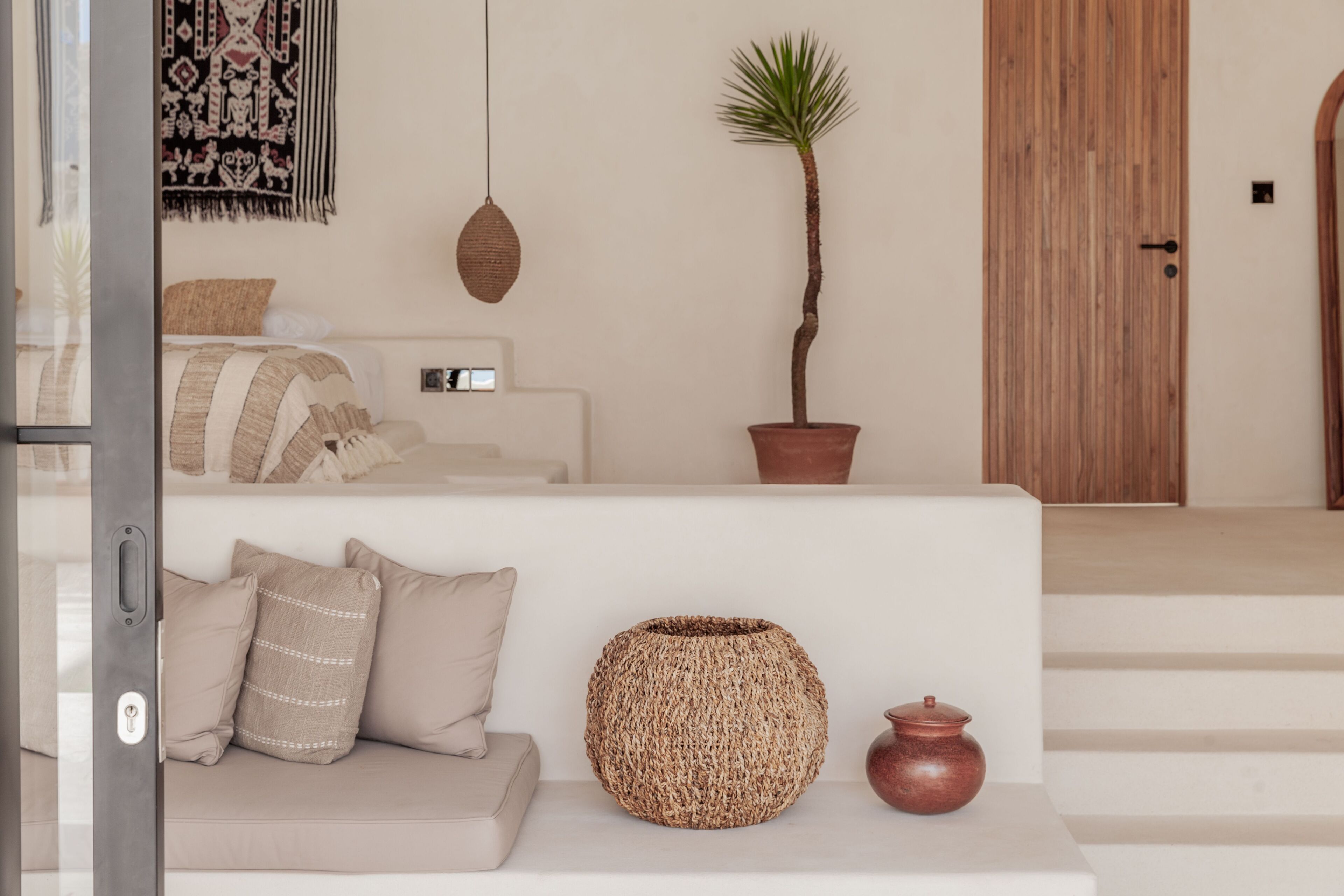 Deluxe Villa | Egyptian cotton sheets, premium bedding, desk, laptop workspace