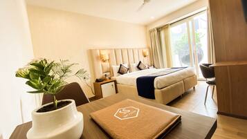 Sky Studio Room | Premium bedding, minibar, desk, laptop workspace