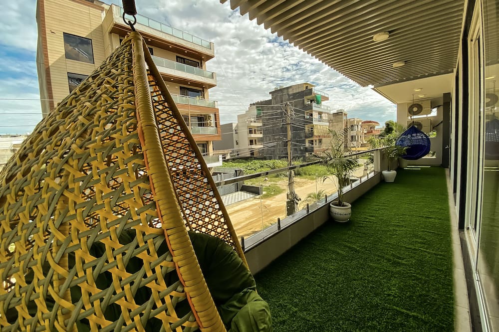 Sky Suites Huda City Center