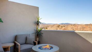 Townhome, 5 Bedrooms | Property grounds