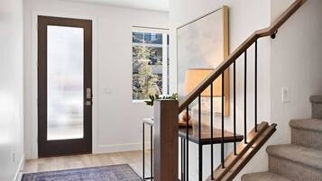 Townhome, 5 Bedrooms | Interior