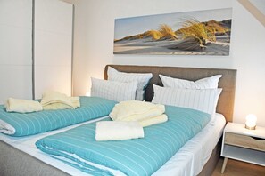 2 bedrooms, travel crib, WiFi, bed sheets