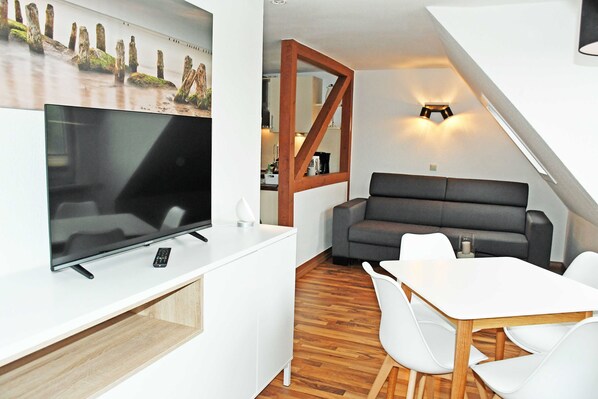 TV - 04 Ferienwohnung m. Seeblick u. Terrasse am Hafen in Seedorf - Ferienwohnungen am Hafen in Seedorf (Sellin)